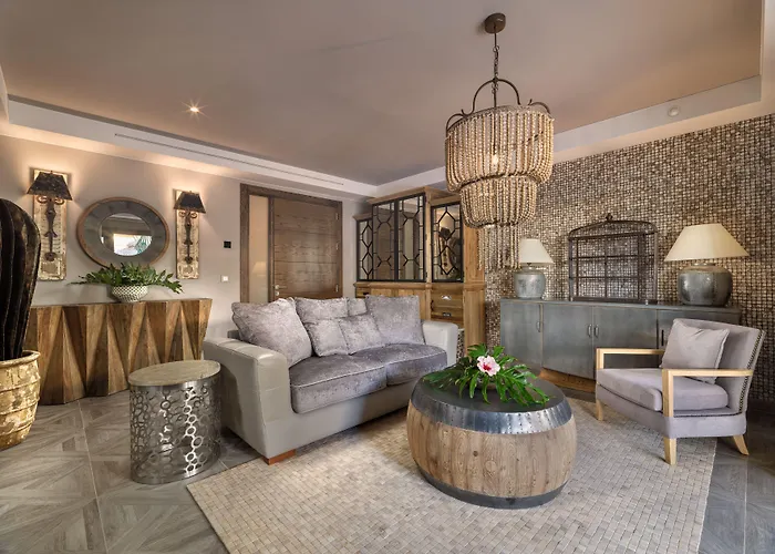 Royal River, Luxury - Adults Only 阿德耶